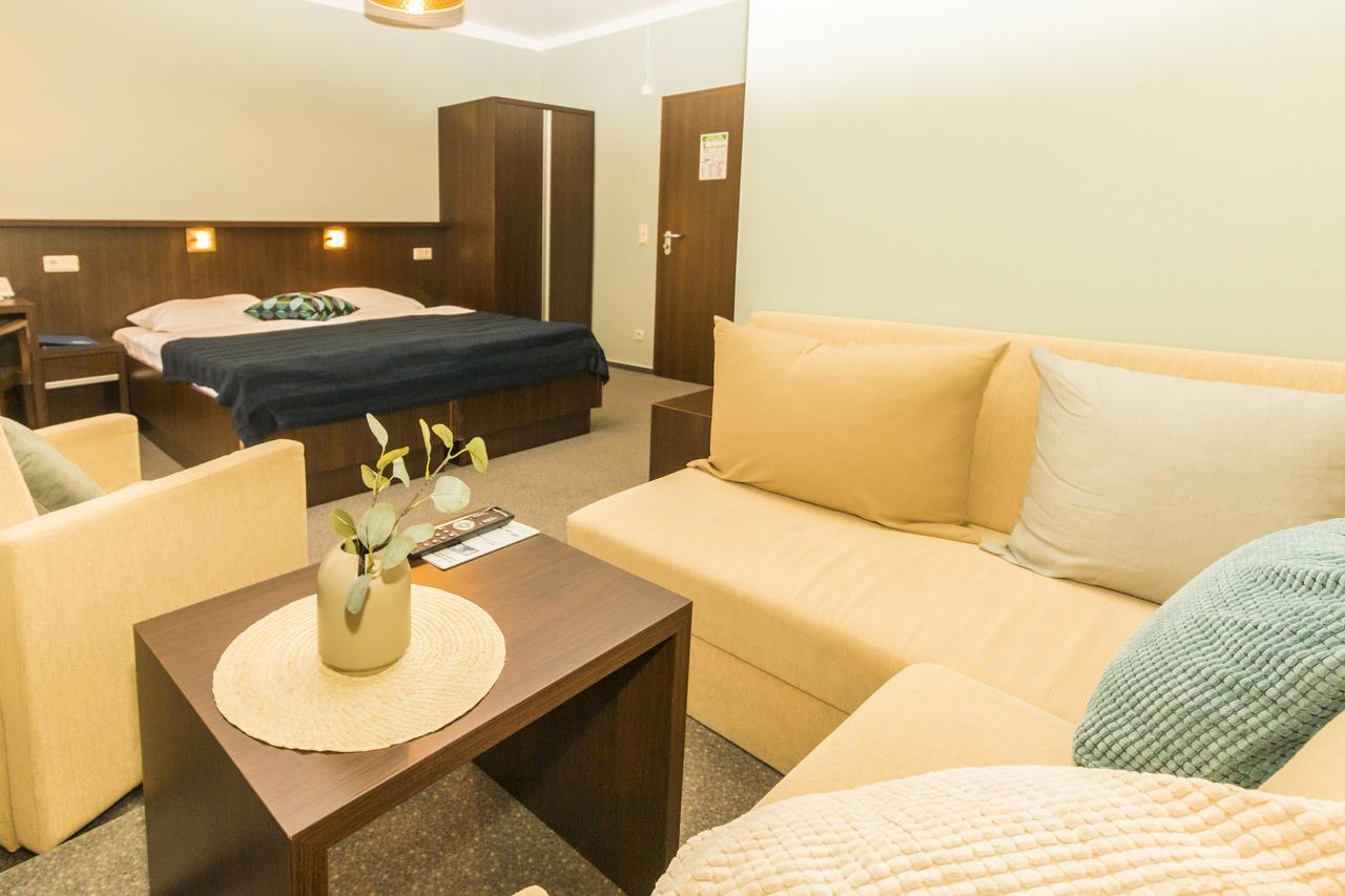 Strandhotel Senftenberger See Ngoại thất bức ảnh