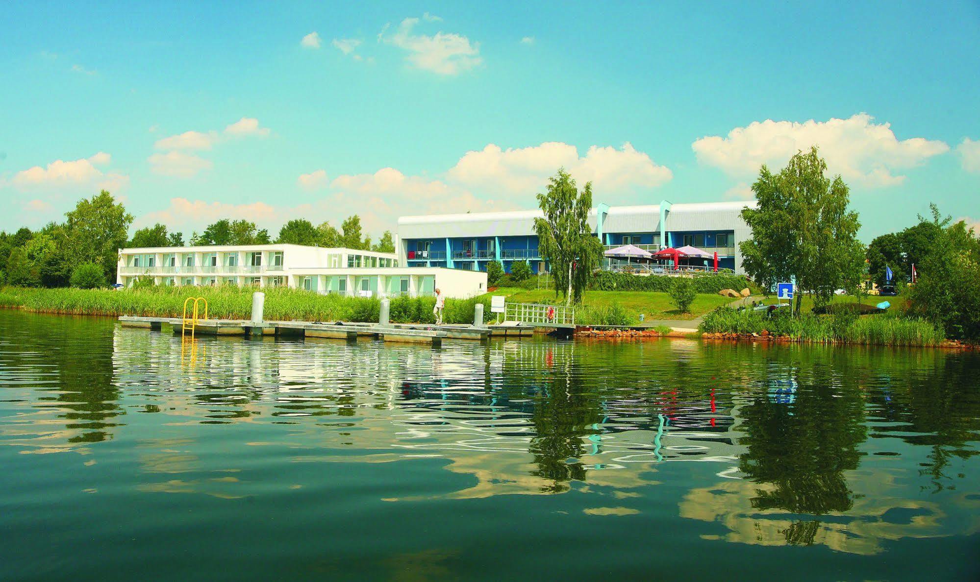 Strandhotel Senftenberger See Ngoại thất bức ảnh
