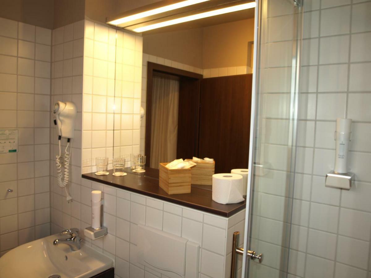 Strandhotel Senftenberger See Ngoại thất bức ảnh