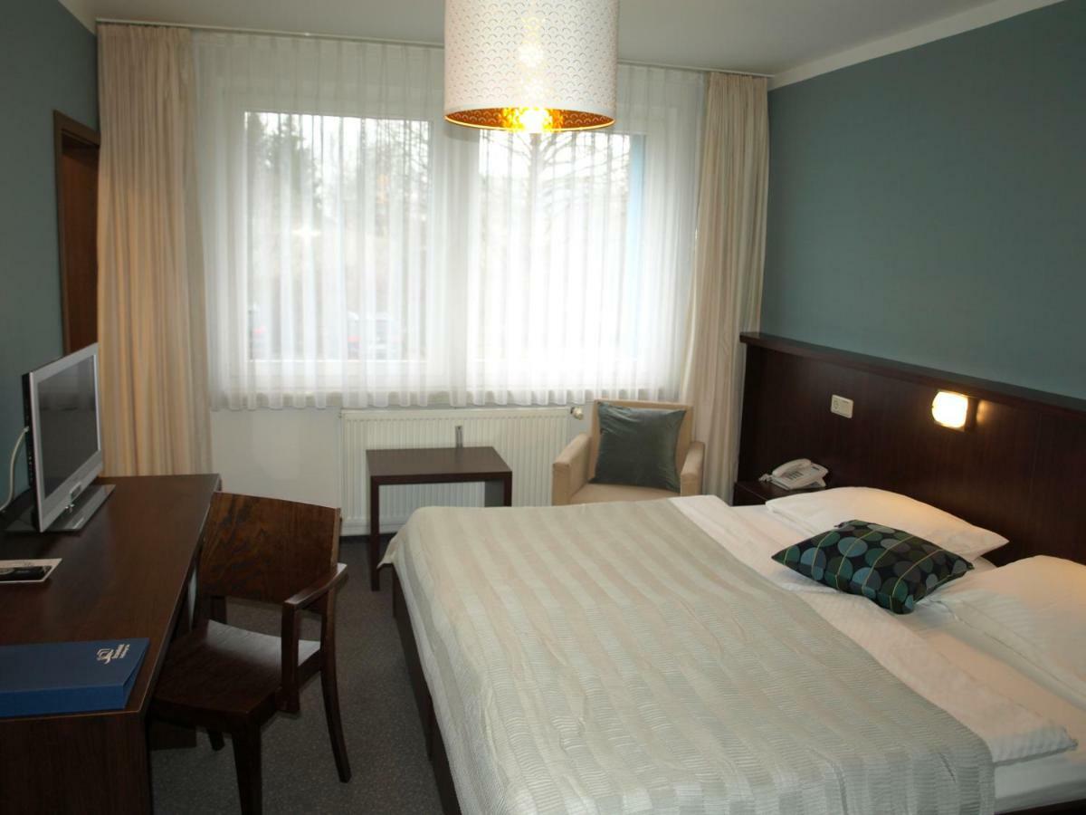Strandhotel Senftenberger See Ngoại thất bức ảnh
