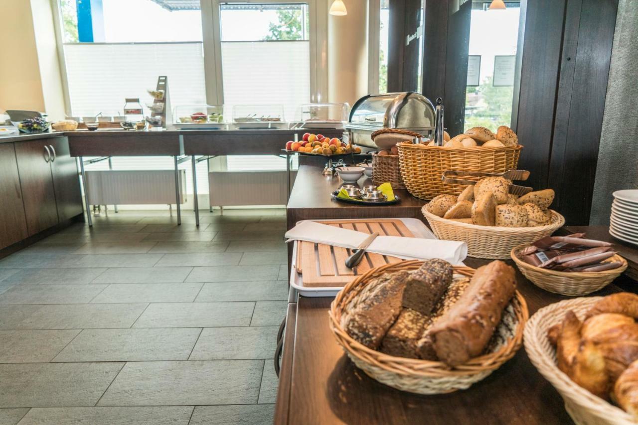 Strandhotel Senftenberger See Ngoại thất bức ảnh